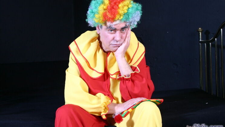 [Oldje] - Brunette Girl Gets Licked - Brigite Calvier - Jeff