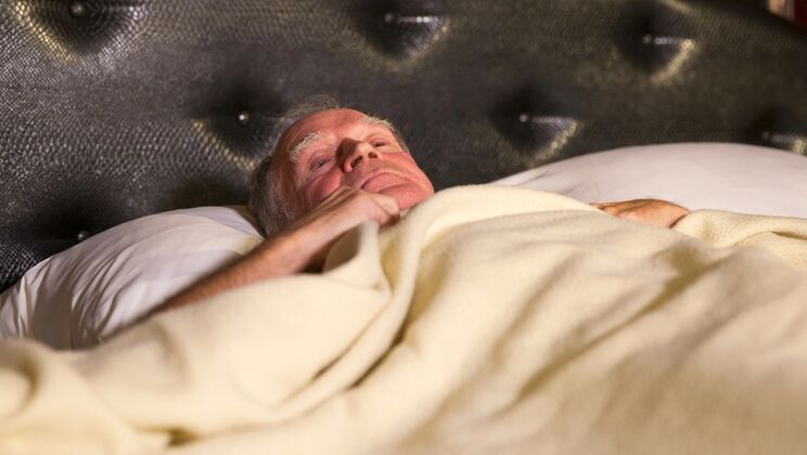 [Oldje] - Blowjob from Horny Maid