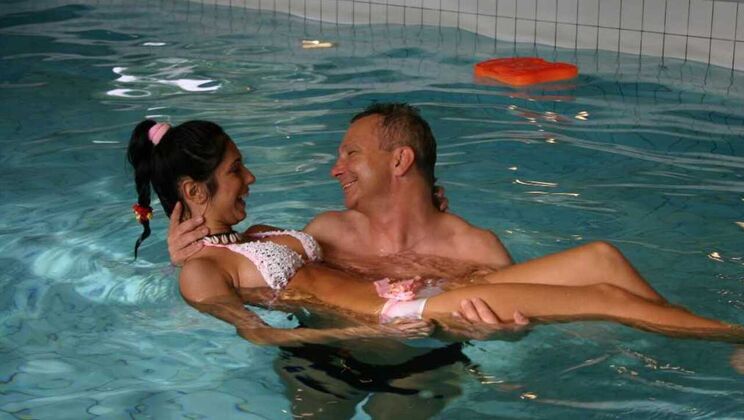 [Oldje] - Swimming Lesson with Blowjob and Cum Swallowing - Bob - Sheridan