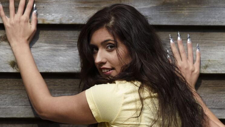 [Oldje] - Brunette Diana Stewart's Outdoor Adventure