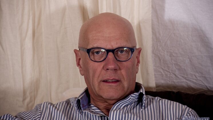 [Oldje] - Blonde Nisha's Foot Handjob - Nisha - Hugo