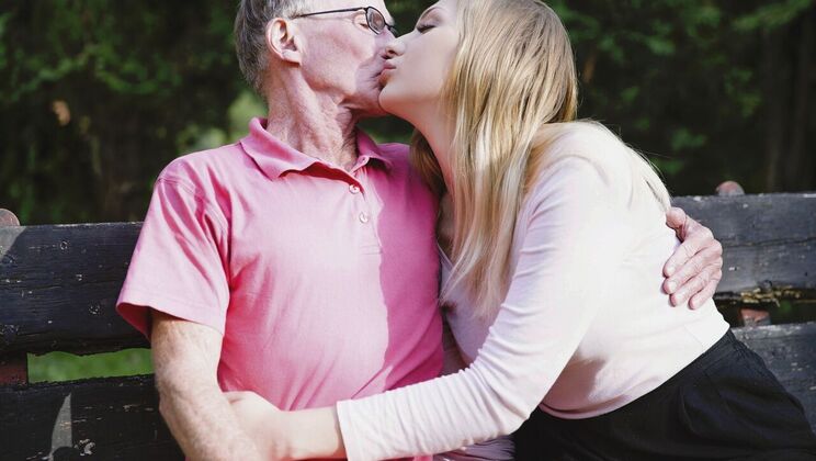 [Oldje] - John and Haley Hill's Outdoor Sex Adventure