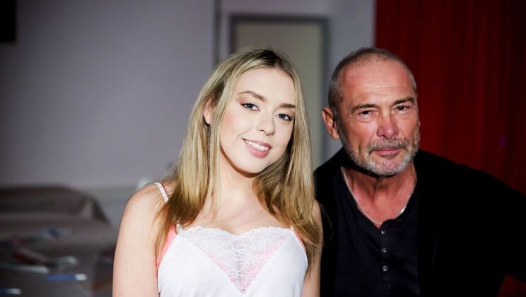 [Oldje] - Pussy Handjob and Facial