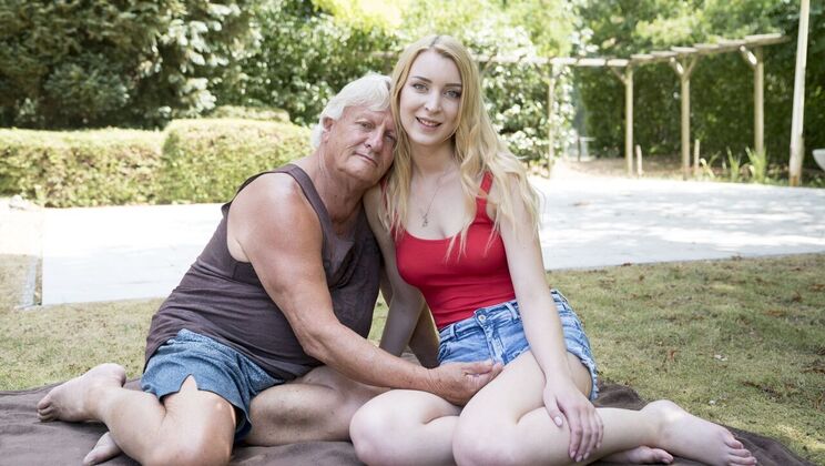 [Oldje] - Old and Young Lovers Have Outdoor Sex - Amaris - Hugo S