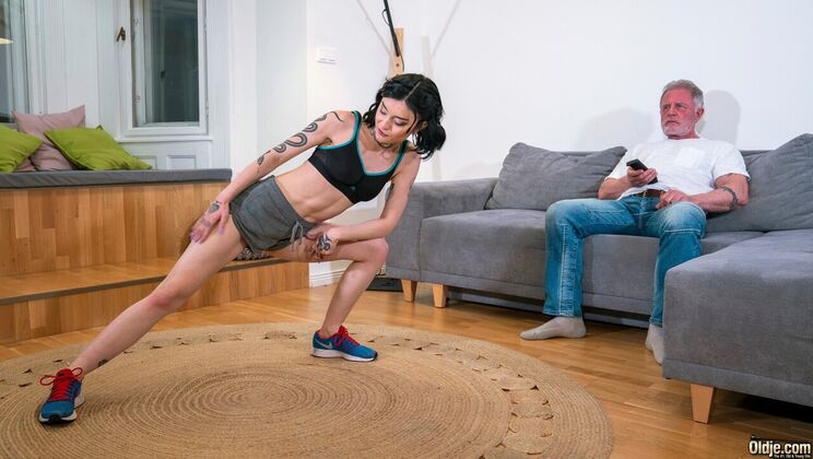 [Oldje] - Skinny Brunette Loves 69 and Cum on Tits - Crystal Cherry - Chel