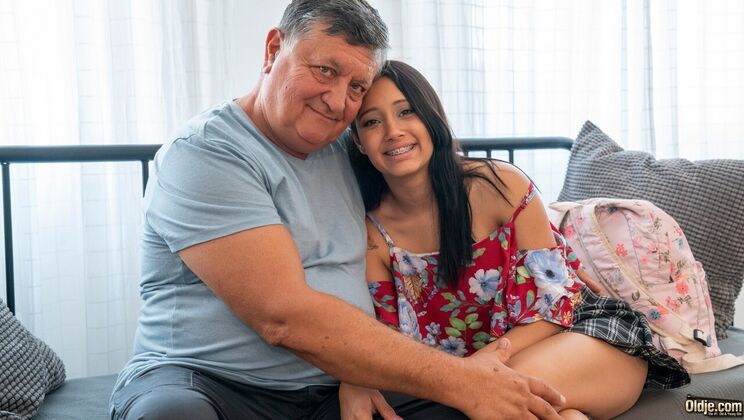 [Oldje] - Eddie Montana Gets Deepthroat from Lia Ponce