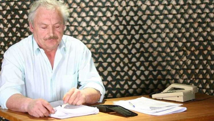 [Oldje] - Brunette Seduction by Older Man - Gustavo - Paula Dark