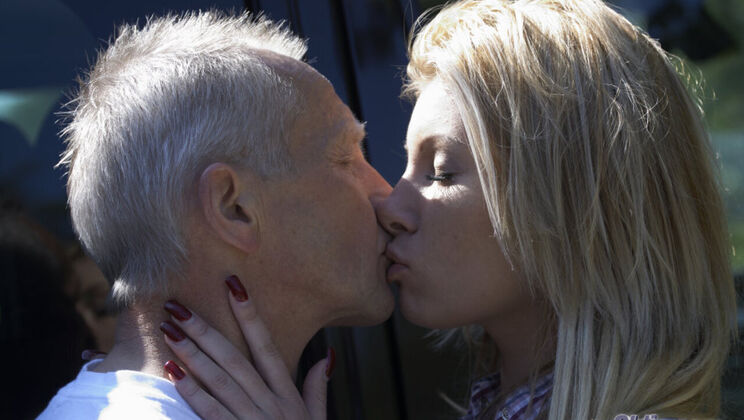 [Oldje] - Car Wash Kissing Leads to 69