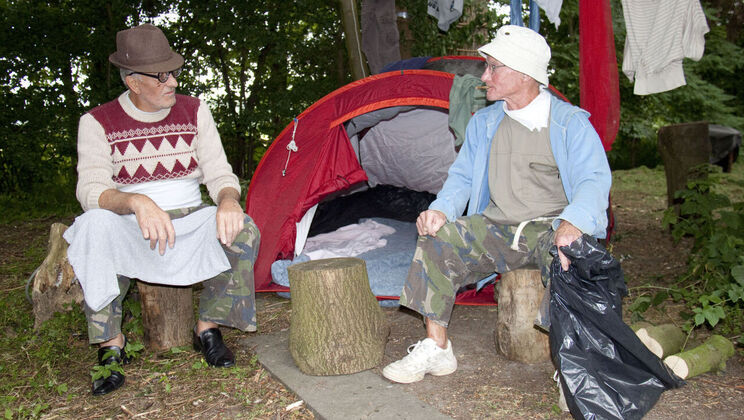 [Oldje] - Outdoor Piercing Charity with Kissing - John - David - Lora Summer