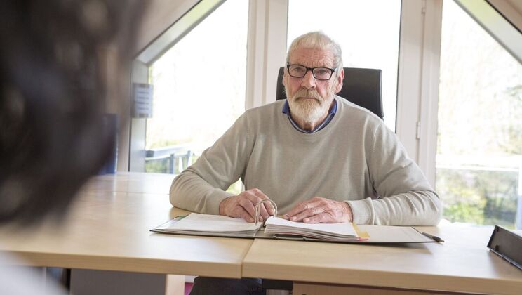 [Oldje] - Young Mia's Quick Learning Leads to Sex