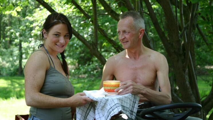 [Oldje] - Cum Swallowing with Doug - Doug - Patty