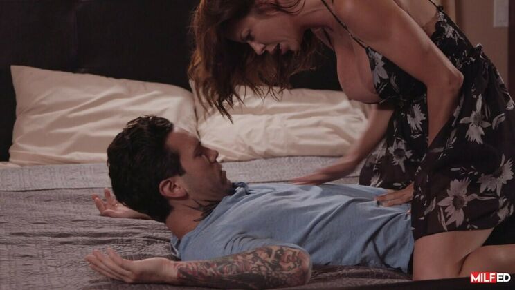 [Milfed] - Alexis Fawx's Athletic Body in Sex - Alexis Fawx - Small Hands