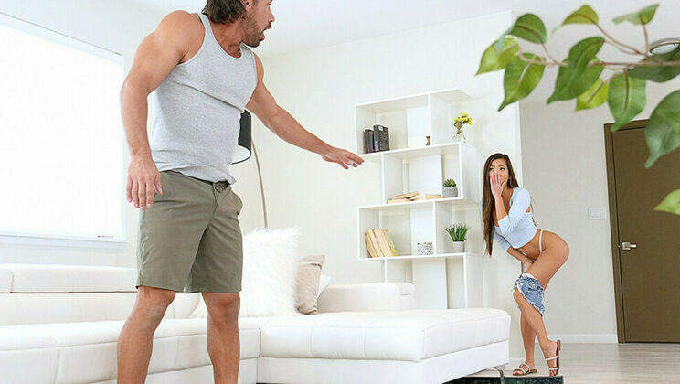 [SpyFam] - Massage from Head to Toe with Vina - Vina Sky