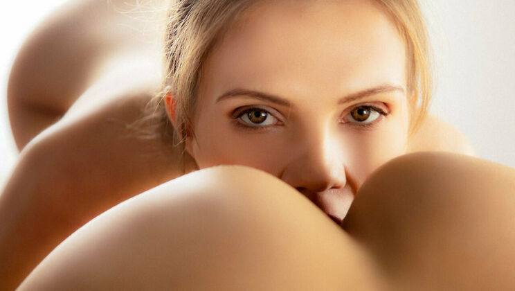 [SexArt] - Lesbian Ritual 4: Oiled and Ready - Stacy Cruz - Elina De Lion