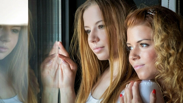 [SexArt] - Handjob and Blowjob Action with European Girls - Chrissy Fox - Olivia Grace - Matt Ice