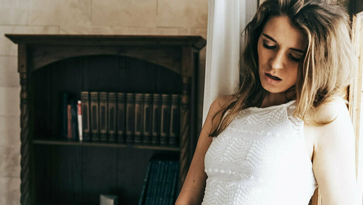 [SexArt] - Beautiful Russian Girl Masturbates Solo - Kalisy