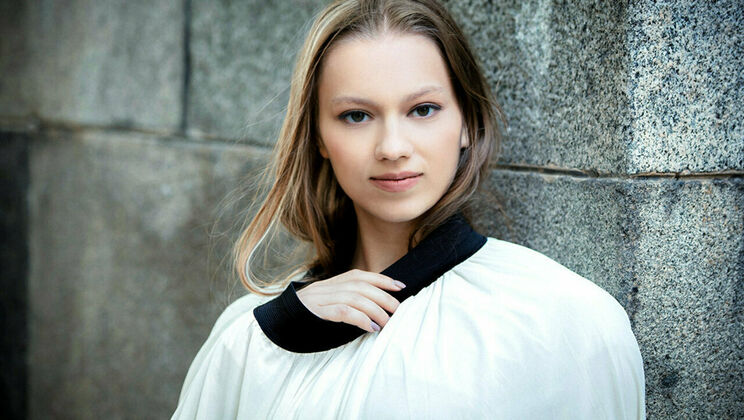 [SexArt] - Mia Split's Interview and Sexy Moments - Mia Split