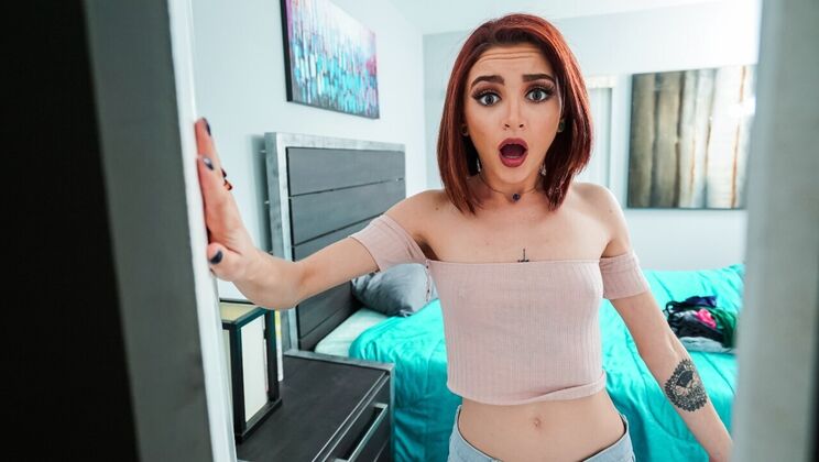 [PropertySex] - Brunette Roommate Temptation - Lola Fae