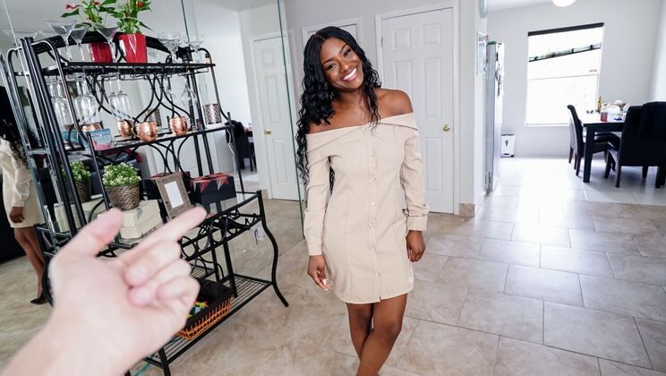 [PropertySex] - Getting Close To You Outdoors - Evi Rei