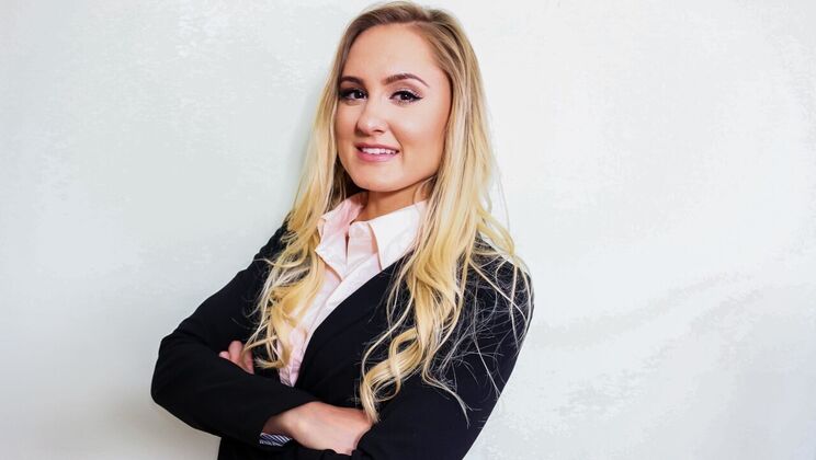 [PropertySex] - Avalon Heart's Hot Blowjob and Facial Cumshot - Avalon Heart