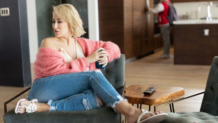 [FamilySinners] - Stepmom and Stepson's Deepthroat and Reverse Cowgirl Fun - Ryan Keely - Joshua Lewis