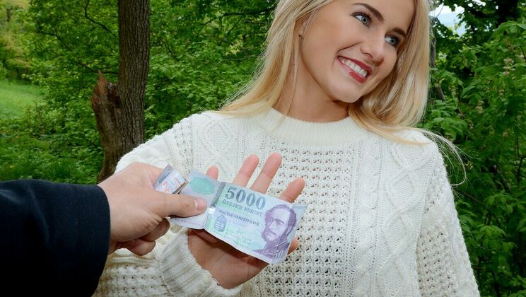 [PublicPickups] - Blonde Girl Fucking Outside - Aisha