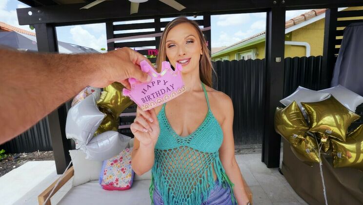 [IKnowThatGirl] - Layna's Facial Fest - jmac - Layna Landry