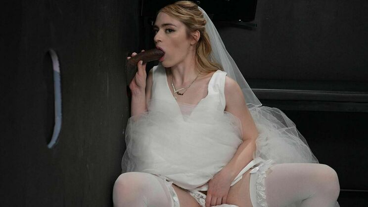 [GloryHole] - Reese Robbins Gets Facial after Deepthroat Blowjob