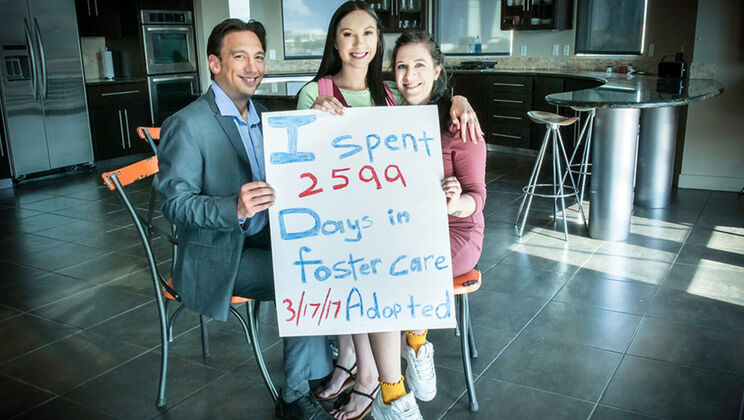 [FosterTapes] - Cameltoe Foster Mom Gets Fucked - Bobby Beefcakes - Jazmin Luv