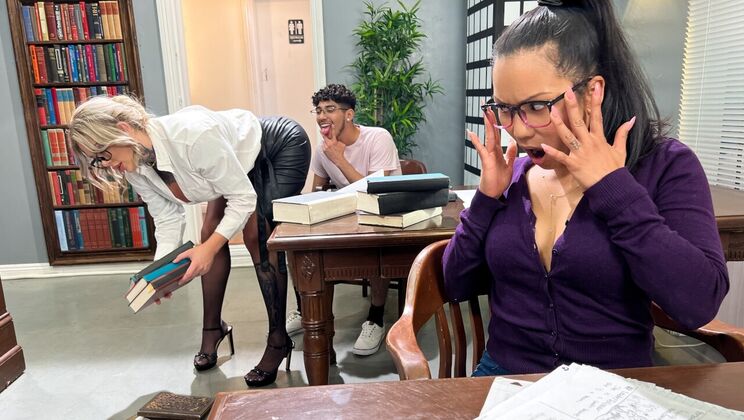 [LilHumpers] - Skinny but Sexy Christina Savoy Fucks Diego Perez - Diego Perez - Christina Savoy