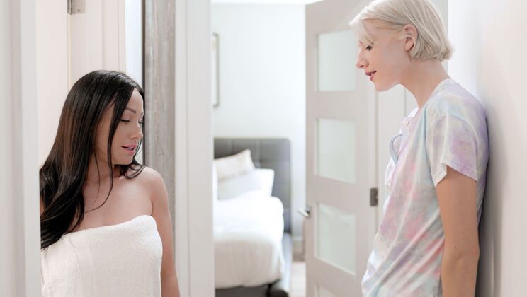 [Girlsway] - Jennifer and Lena - Lesbian Shower Fun with Pussy Licking - Jennifer White - Lena Anderson