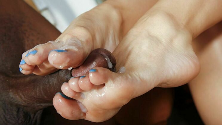 [BlackMeatWhiteFeet] - Cassidy Klein Heel Fetish - Rico Strong - Cassidy Klein