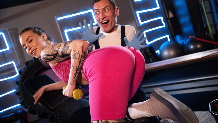 [FitnessRooms] - After Hours Butt Fitness