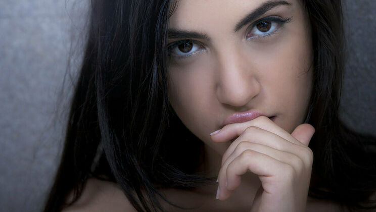 [SexArt] - Italian Beauty Luna's Solo - Luna