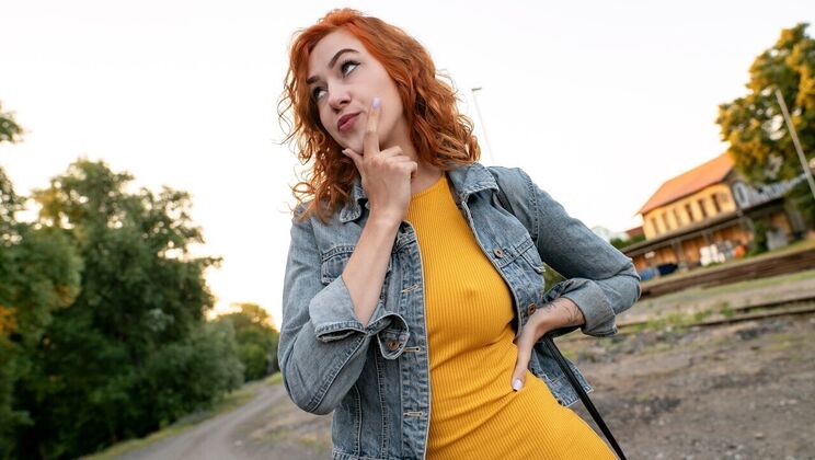 [PublicAgent] - Amateur Outdoor Sex Walk