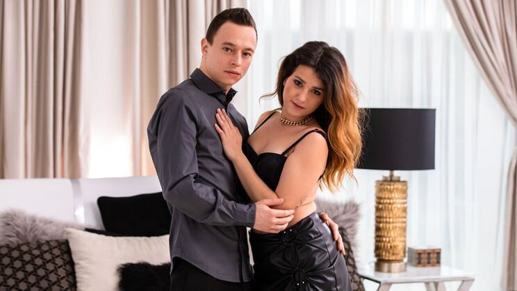 [21Sextury] - Take It Off - Nikki & Valentina’s Wild Lingerie Fuck - Nikki Nuttz - Valentina La Piedra