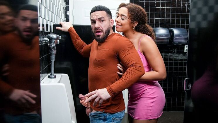 [MyPervyFamily] - Stepbrother Gets Lucky with Stepsister's Big Booty - Peter Green - Willow Ryder