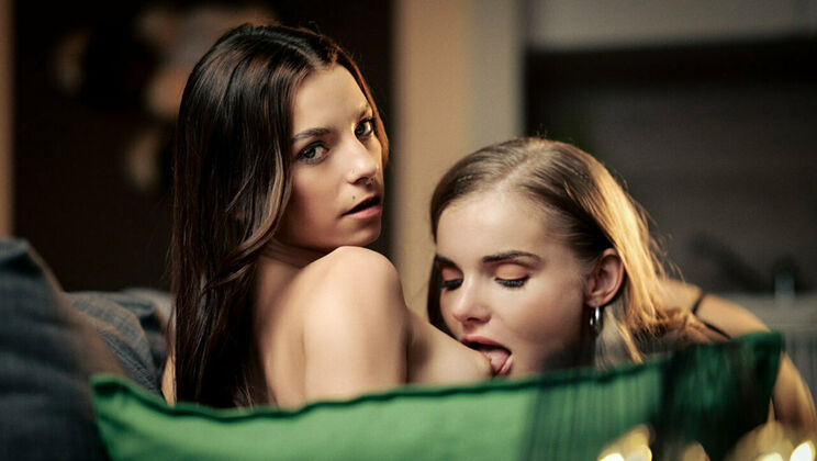 [SexArt] - Skinny Blondes and Brunettes in Hot Striptease - Massy Sweet - Fibi Euro