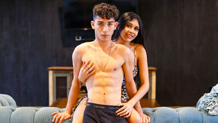 [HotGuysFuck] - Johnny Ortega And Reina Heart Get Together For A Late Night Hookup - Reina Heart - Johnny Ortega
