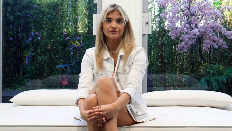 [NetVideoGirls] - Carter's Casting: Deepthroat and Reverse Cowgirl - Carter