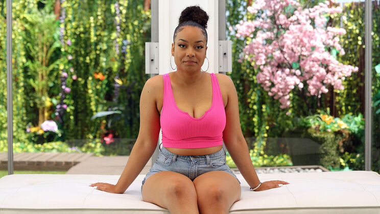 [NetVideoGirls] - Reverse Cowgirl Audition with Sarah - Sarah