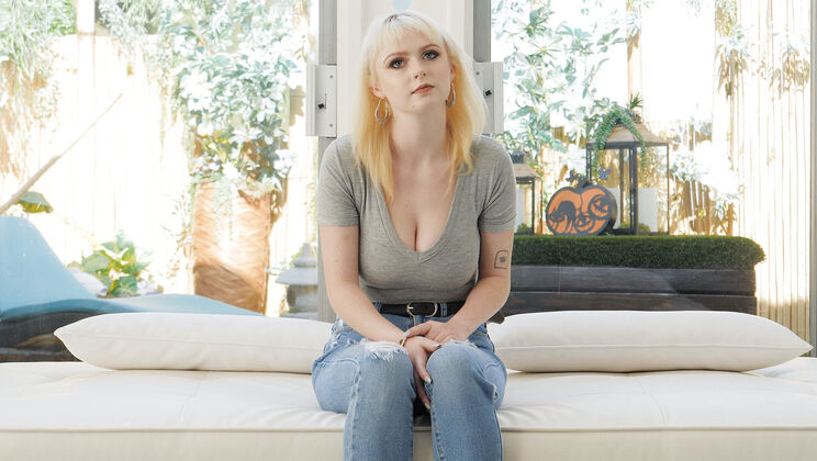 [CastingCouchHD] - Carrie's Cowgirl Ride