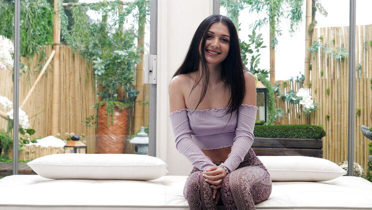 [NetGirl] - April's Sexy Tryout - April