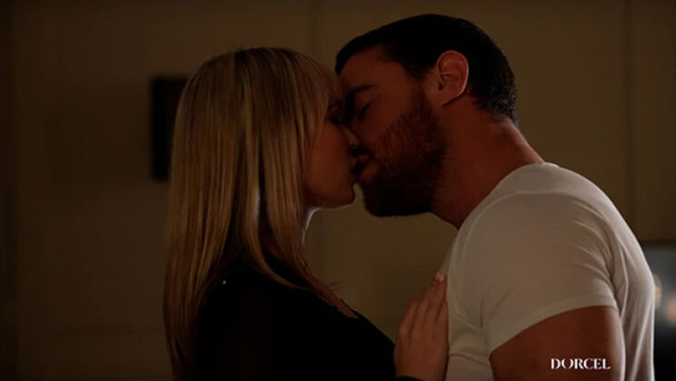 [DorcelClub] - Candaulism with Lilly - Hairy and Lingerie - Lilly Bell - James Duval