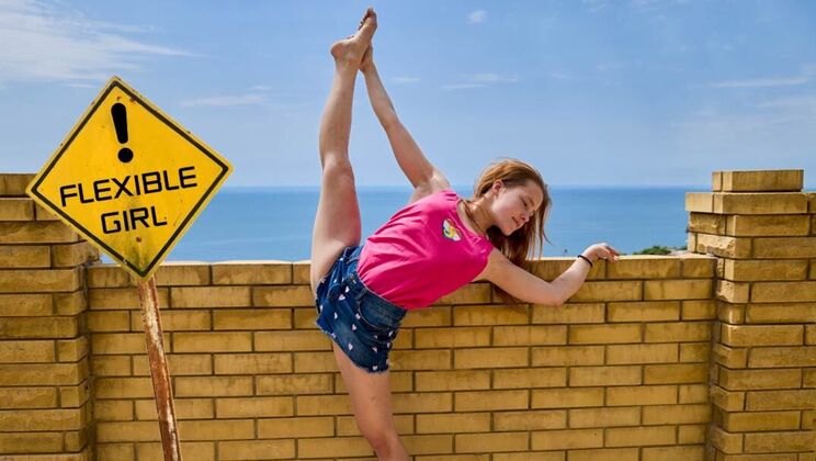 [ClubSweethearts] - Natural Tits and Flexible Nicole Murkovski - Nicole Murkovski