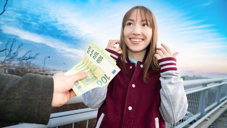 [PublicAgent] - Kate Quinn’s Shaved Pussy Gets Creamed - Kate Quinn - Yeri Blue