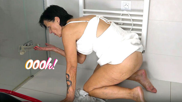 [Grandmams] - Wife’s Naughty Afterparty Fingering Fun - Cocco Grand