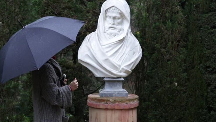 [PornWorld] - Latin Julia Roca Seduces Guy with Her Hairy Pussy Outdoors - Julia Roca - Miguel Zayas