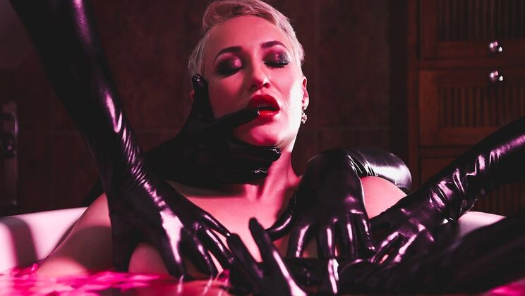 [DigitalPlayground] - Hot Lesbian Action: Bathroom Sex and Big Ass Worship - Bonnie Rotten - Ryan Keely