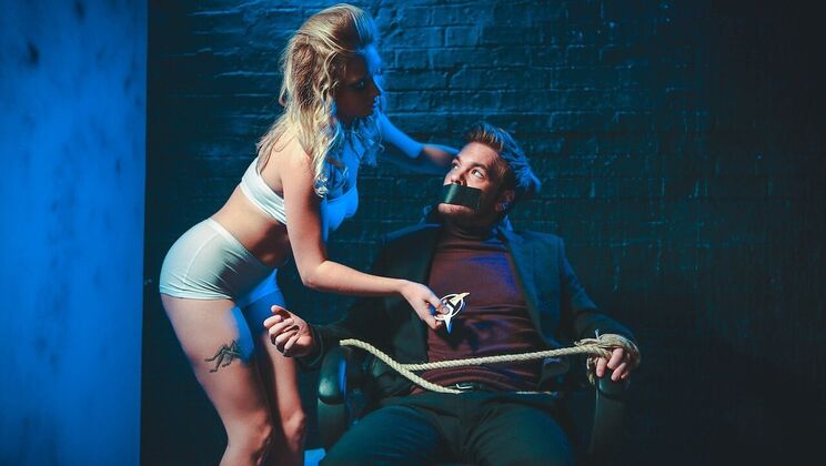 [DigitalPlayground] - Indoors Side Fuck with Short Hair European Girl - Giselle Palmer - Ryan Ryder